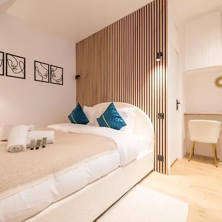 Cosy Flat / Tour Eiffel Area Parijs