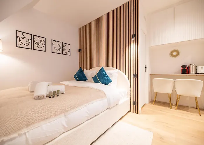 Cosy Flat / Tour Eiffel Area Париж