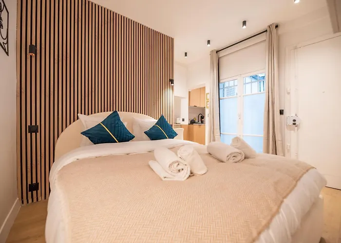 Cosy Flat / Tour Eiffel Area Париж